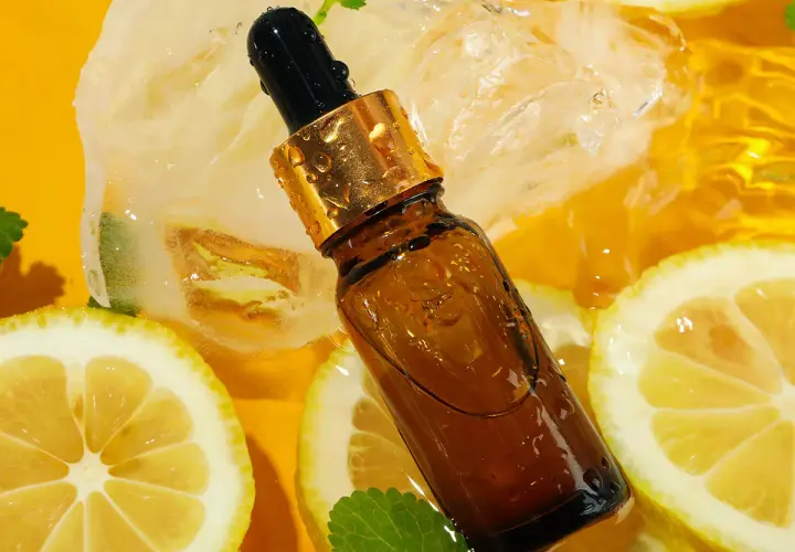Czy codzienne stosowanie serum z witaminą C jest bezpieczne? Efekty i przeciwwskazania